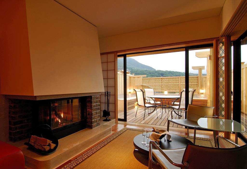 Hakone Tokinoshizuku Hotel Kamer foto A suite at the Hoshinoya Kyoto
